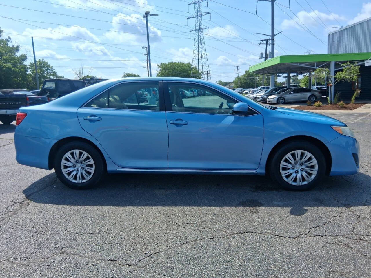 Used 2012 Toyota Camry LE FWD image 5