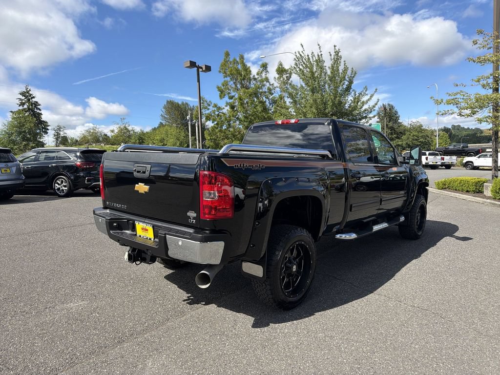 Used 2014 Chevrolet Silverado 2500 LTZ AWD/4WD image 9