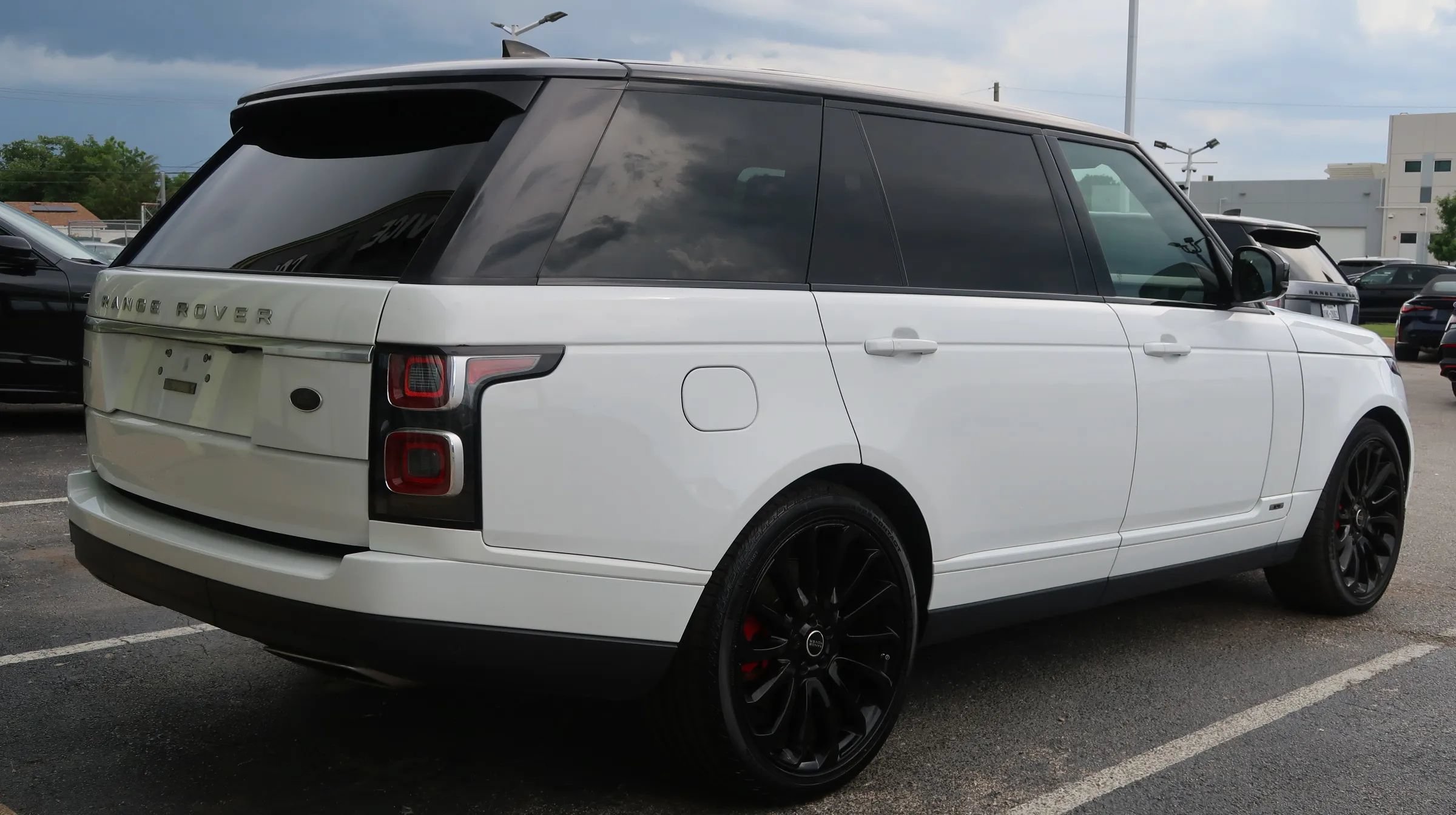 Used 2018 Land Rover Range Rover Long Wheelbase Supercharged AWD/4WD image 14
