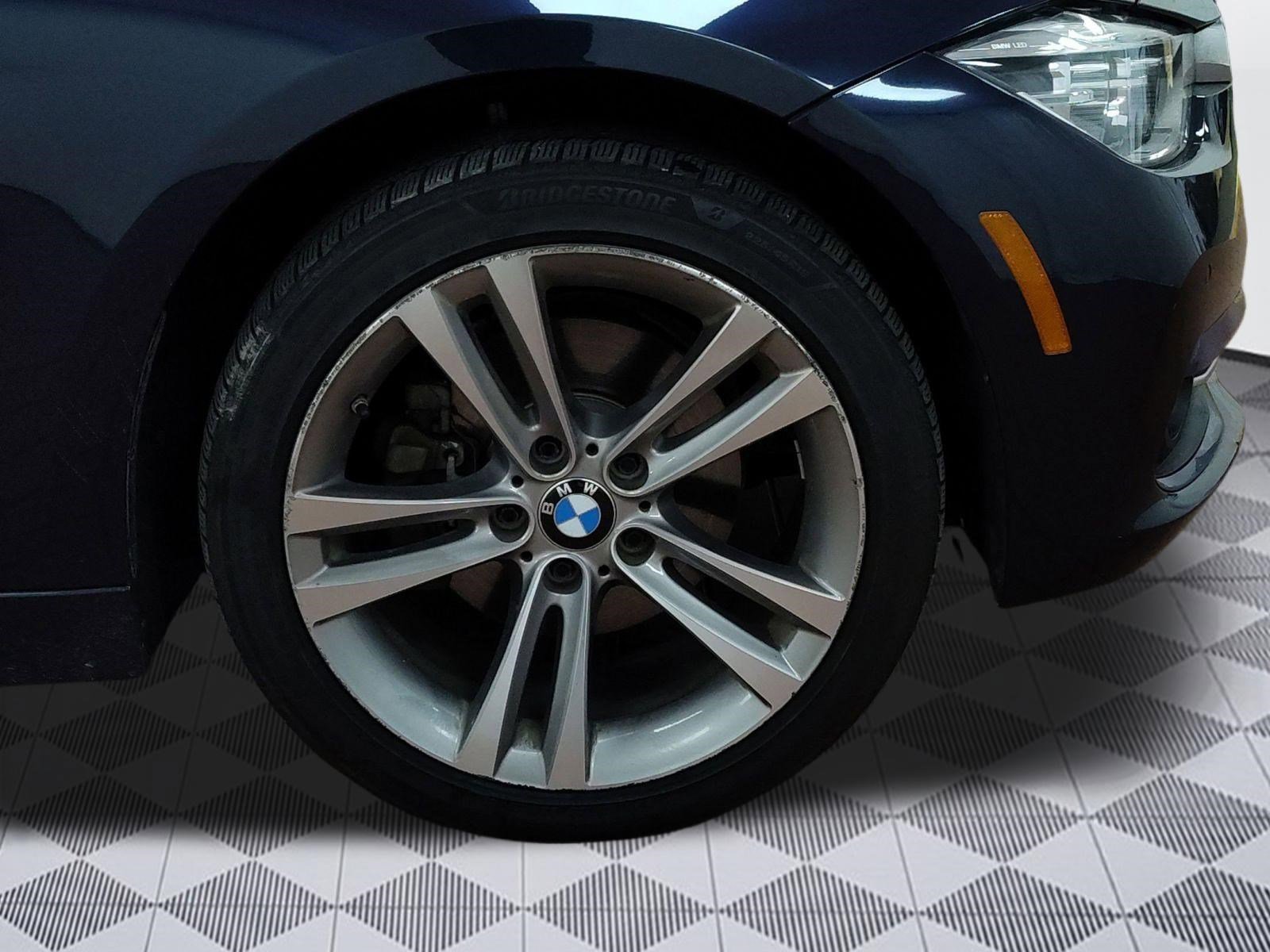 Used 2017 BMW 330i xDrive Sedan image 10