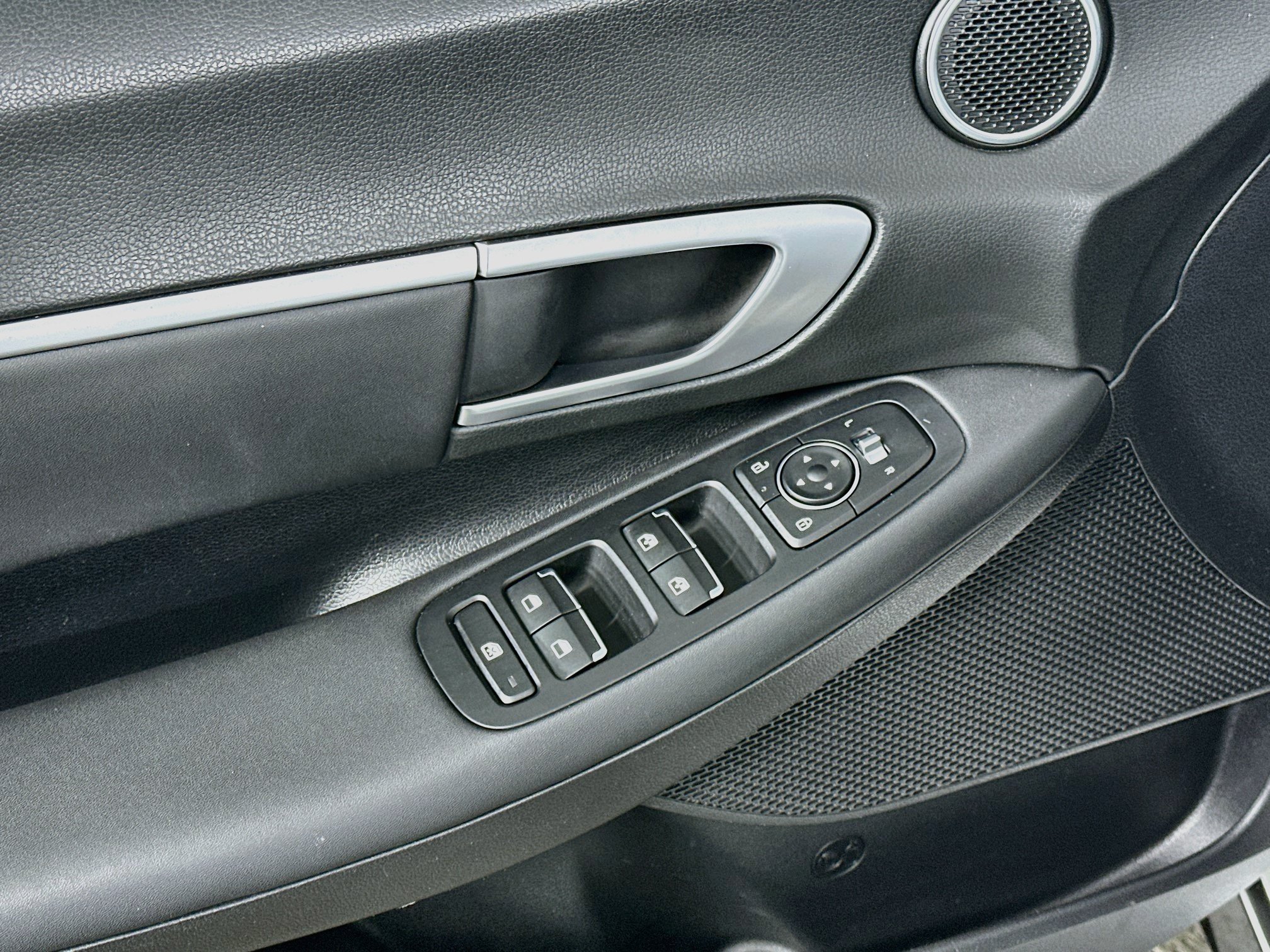 Used 2025 Hyundai Sonata SEL FWD image 15