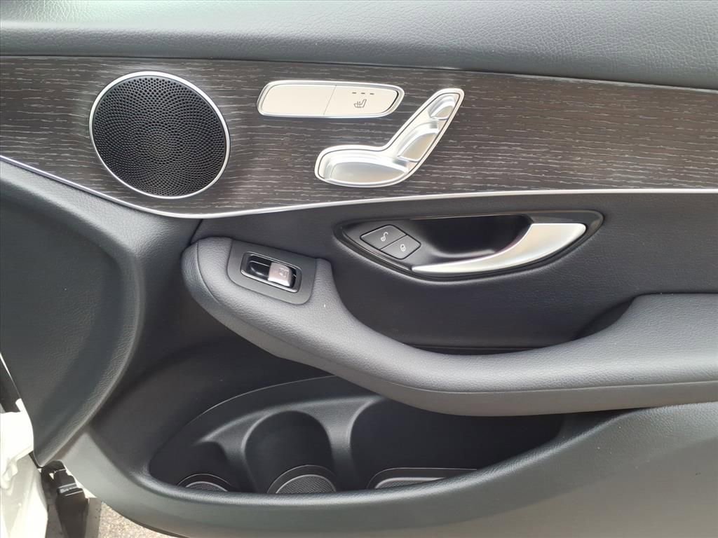 Used 2022 Mercedes-Benz GLC 300 4MATIC image 21