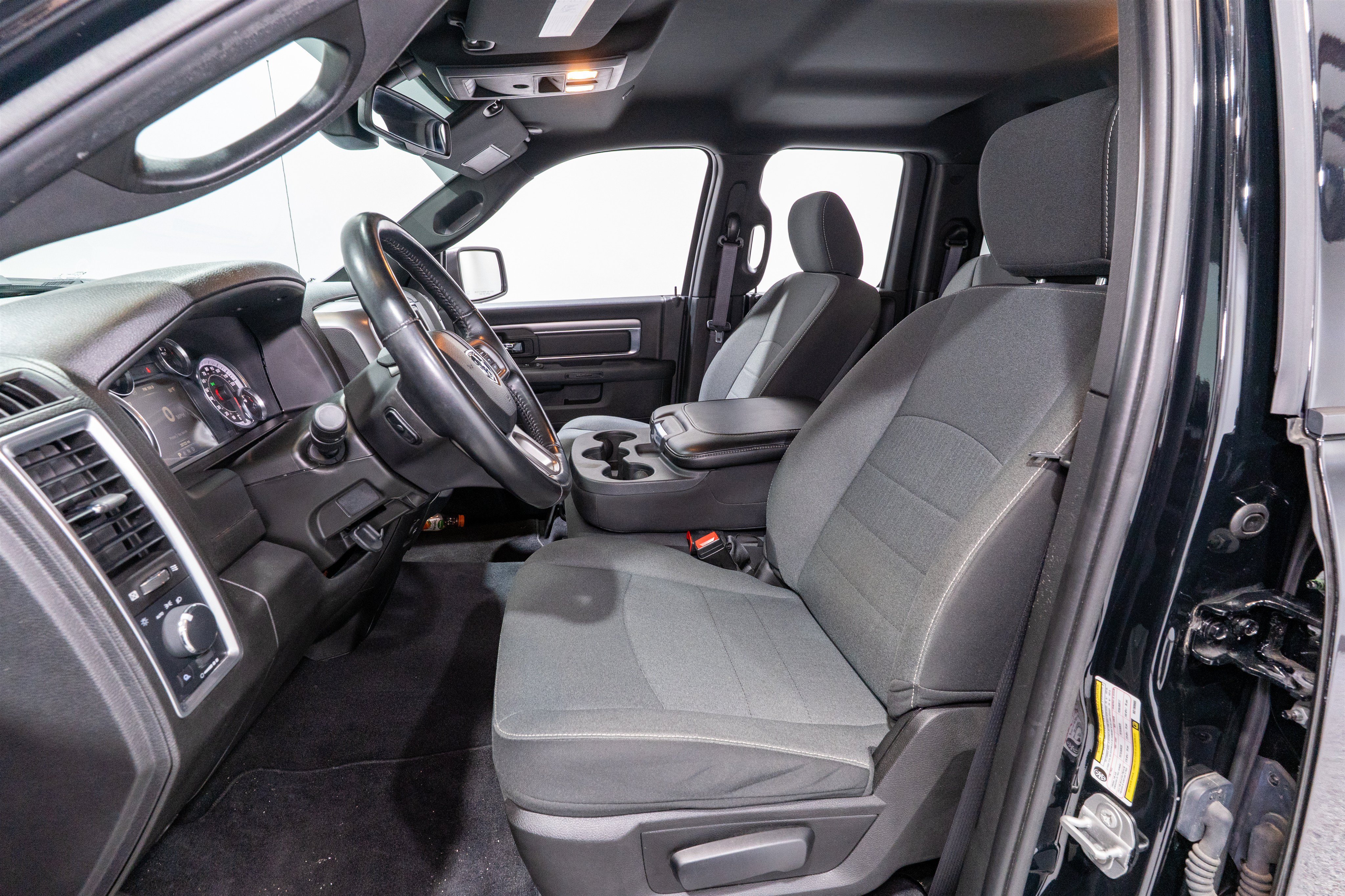 Used 2022 RAM 1500 Warlock AWD/4WD image 14