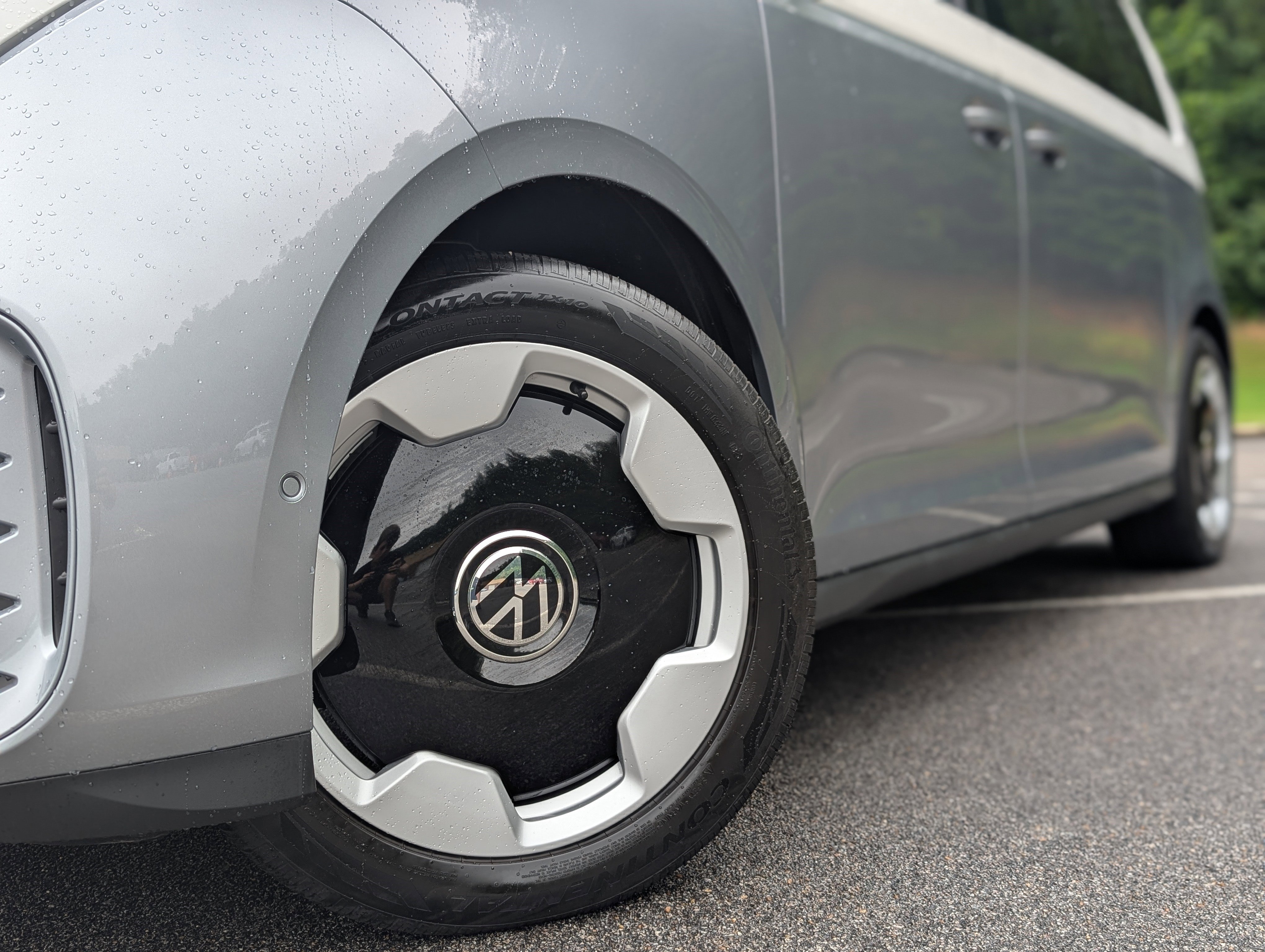 Used 2025 Volkswagen ID. Buzz Pro S Plus RWD image 35