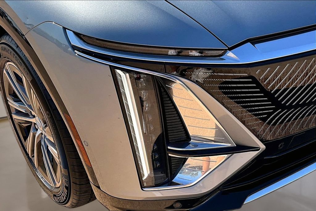 Used 2024 Cadillac Lyriq Luxury AWD/4WD image 31