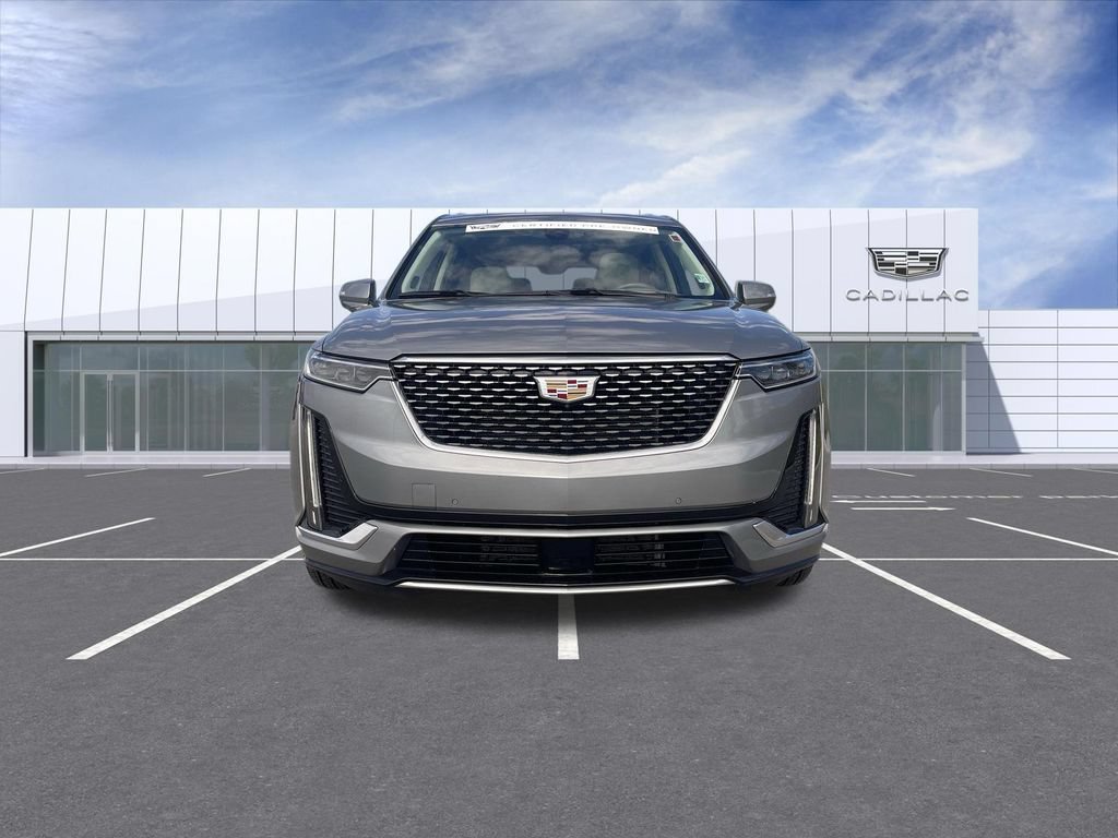 Used 2023 Cadillac XT6 Premium Luxury w/ Technology Package AWD/4WD image 3