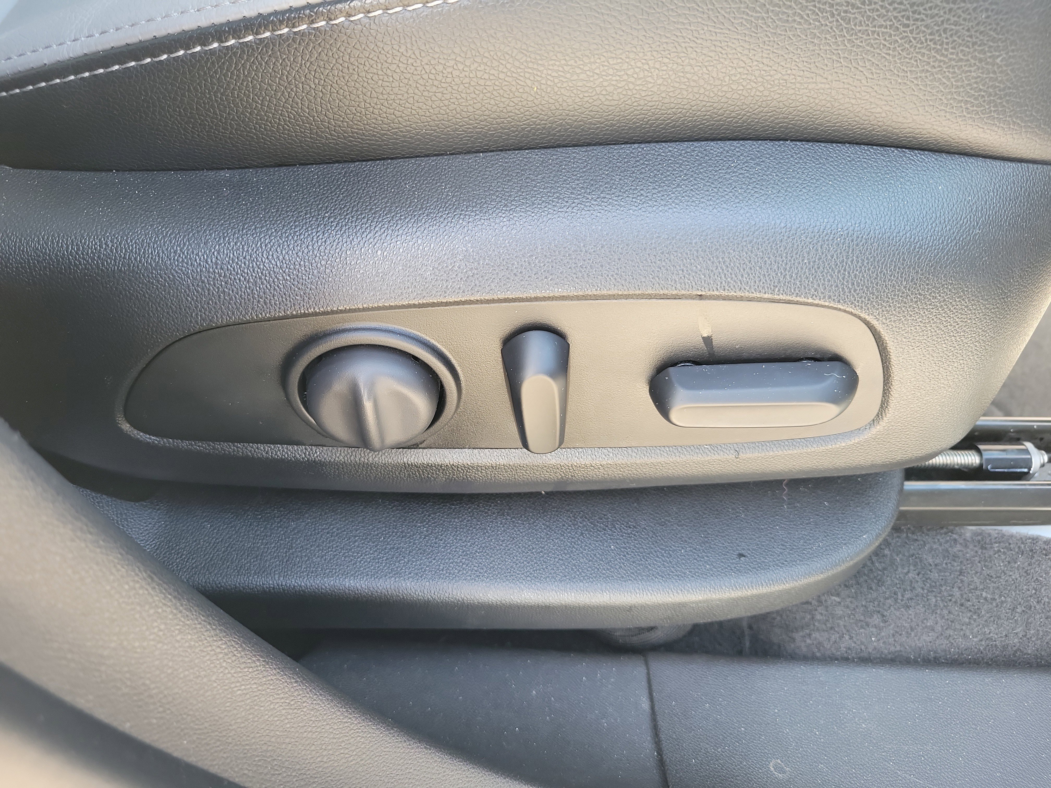 Used 2020 Chevrolet Equinox Premier image 9