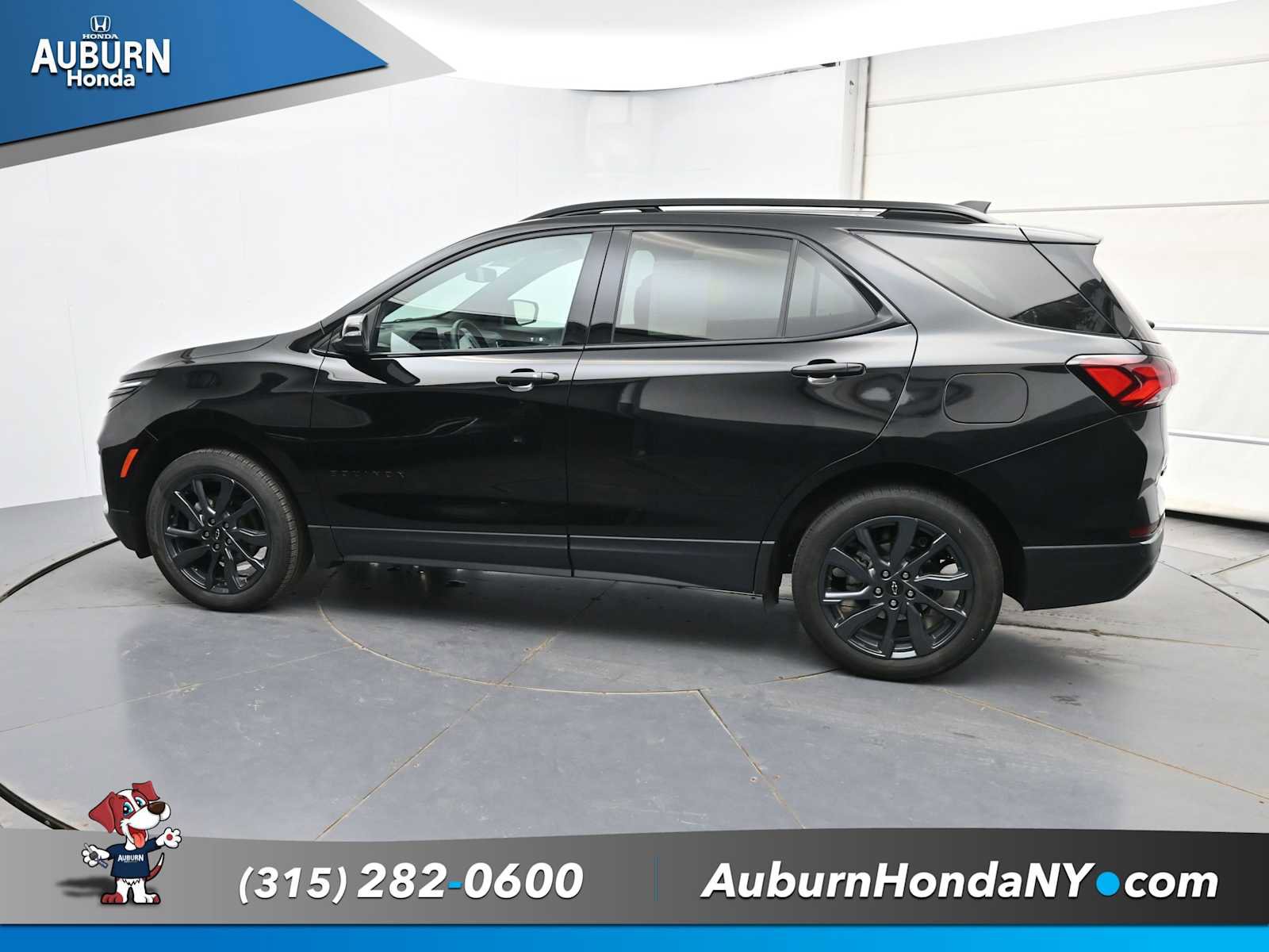 Used 2023 Chevrolet Equinox RS w/ RS Leather Package AWD/4WD image 17
