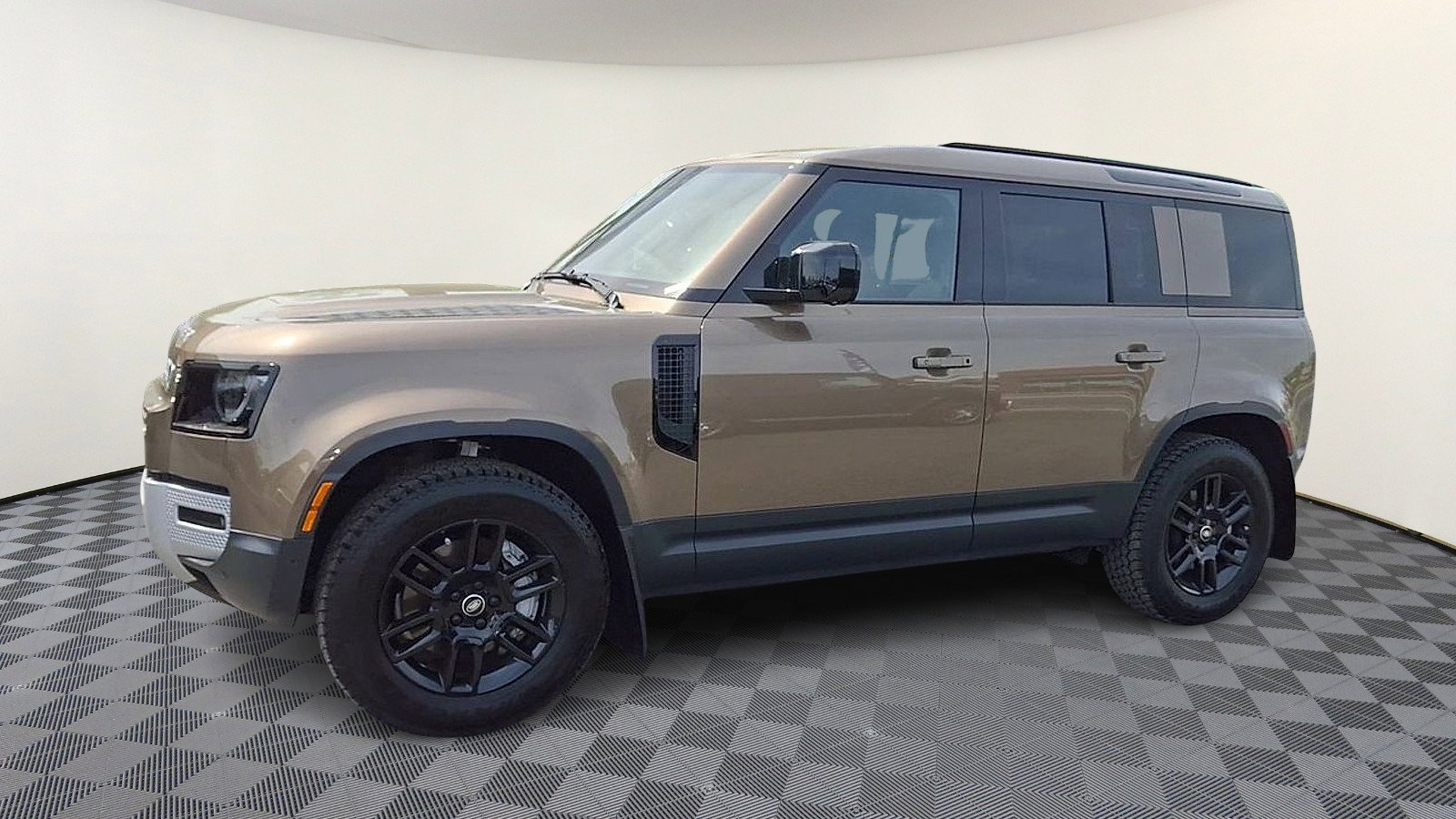 Certified 2025 Land Rover Defender 110 S AWD/4WD image 4