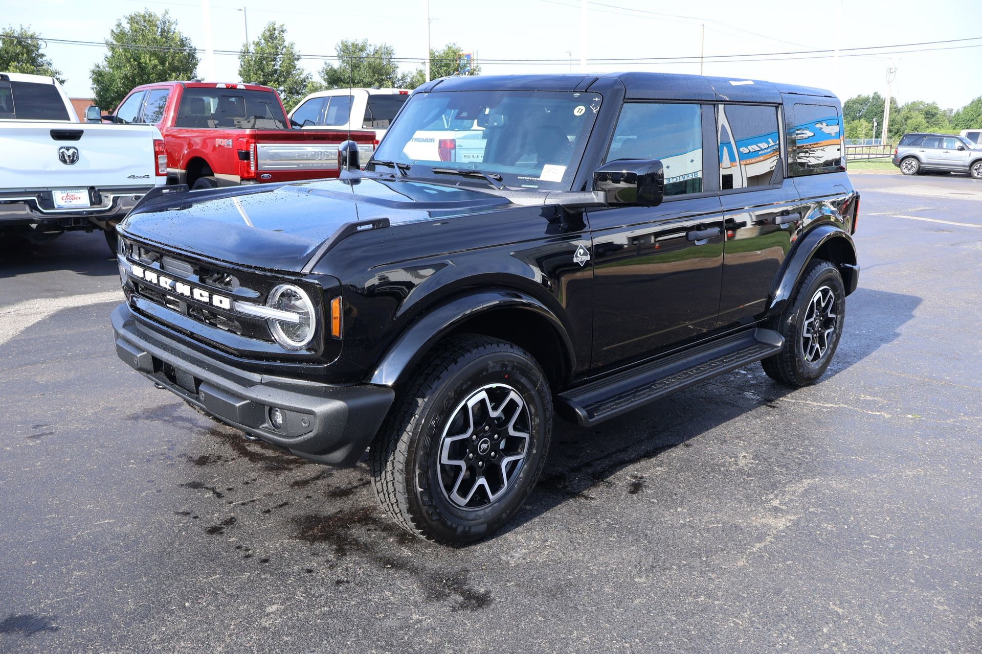 New 2026 Ford Bronco Outer Banks AWD/4WD image 13