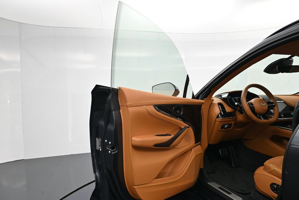 Used 2025 Aston Martin DBX 707 AWD/4WD image 15