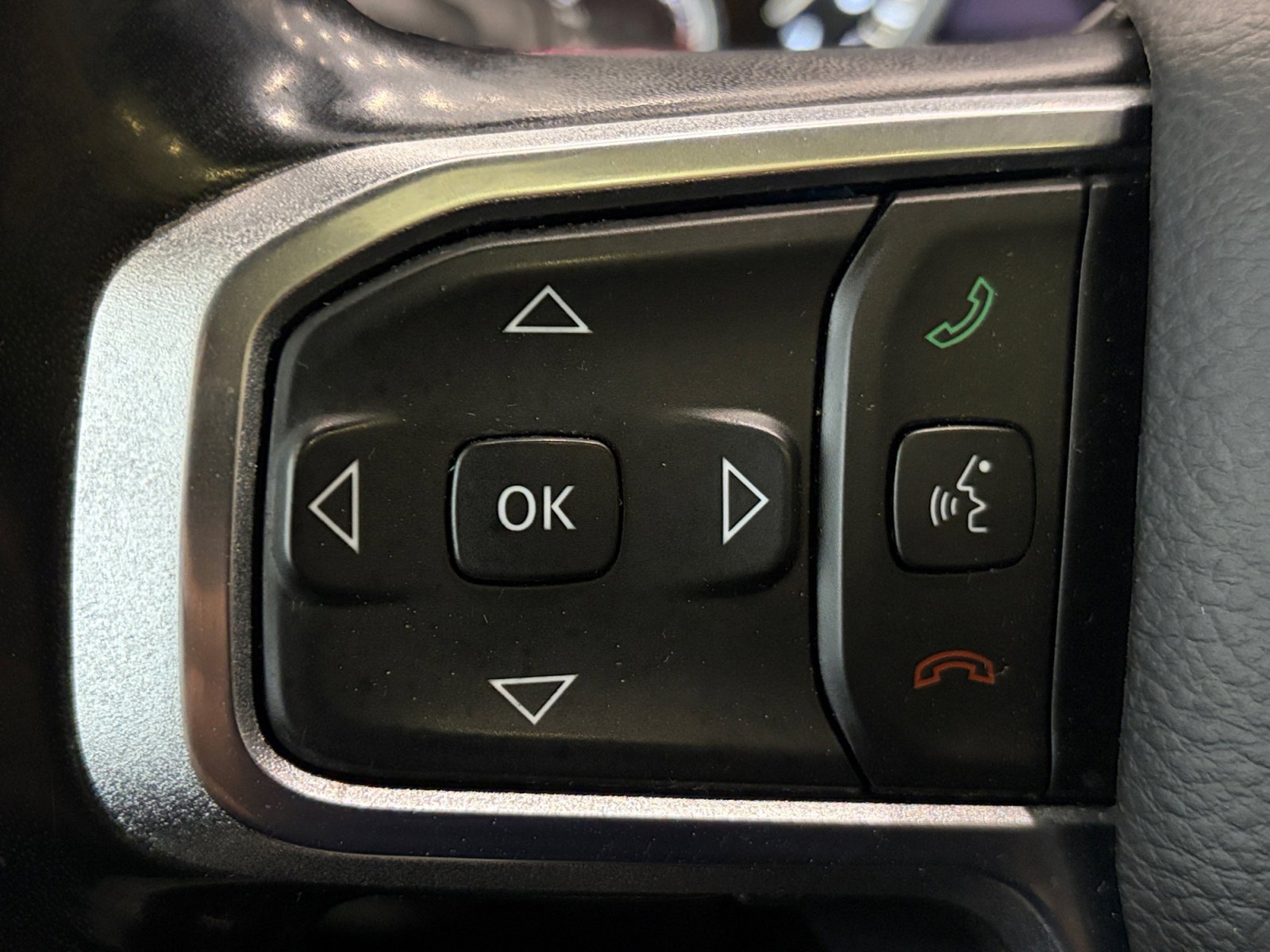 Used 2019 RAM 1500 Laramie AWD/4WD image 19