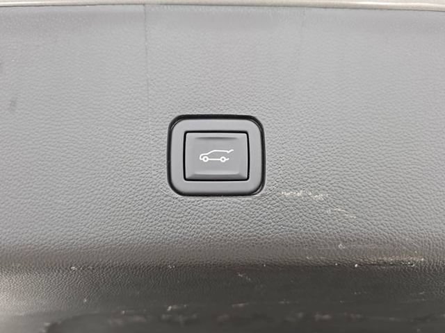 Used 2023 Chevrolet Traverse RS AWD/4WD image 34