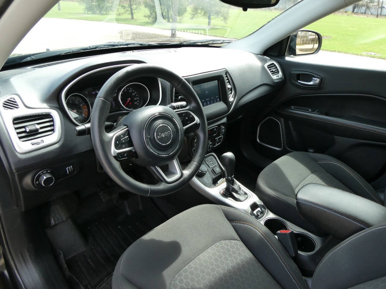 Used 2019 Jeep Compass Sport AWD/4WD image 10