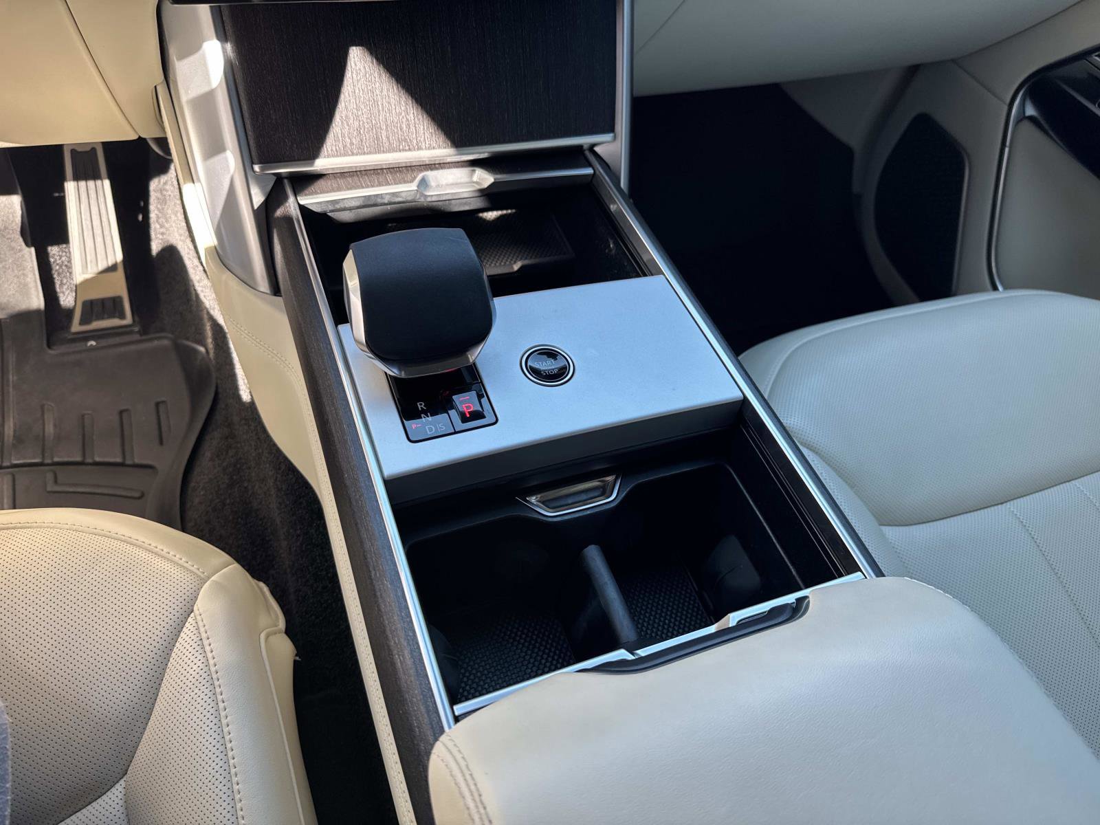 Certified 2024 Land Rover Range Rover Long Wheelbase Autobiography image 26