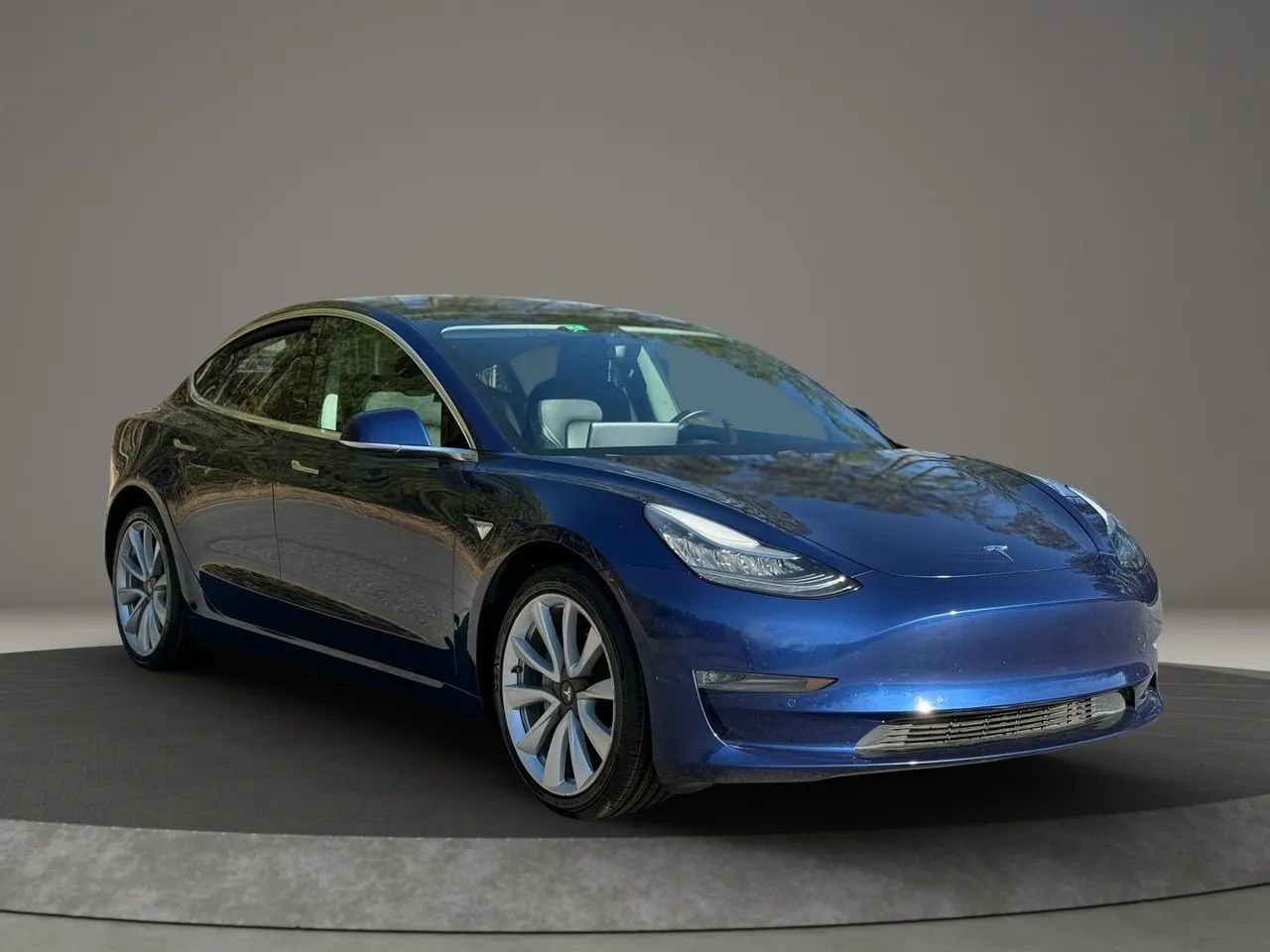 Used 2018 Tesla Model 3 Mid Range image 3