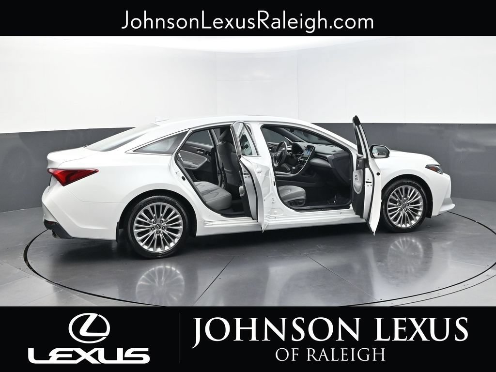Used 2021 Toyota Avalon Limited w/ Advanced Safety Package FWD image 31