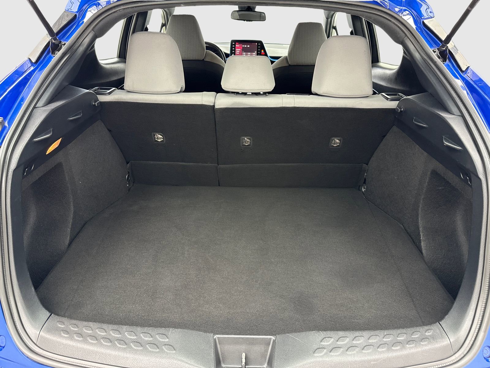 Used 2019 Toyota C-HR XLE FWD image 46