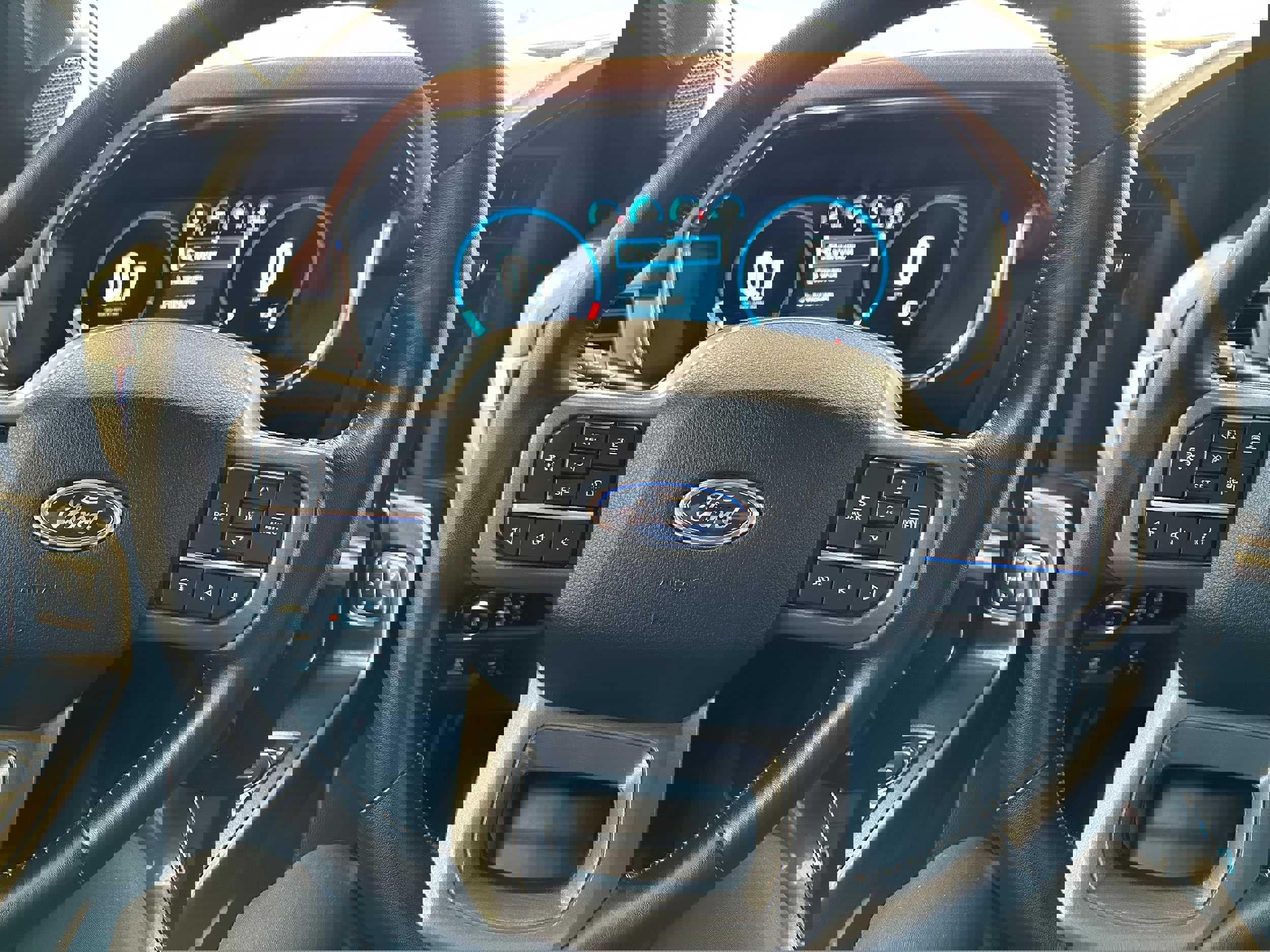 Used 2023 Ford F150 Lariat w/ Equipment Group 502A High image 22