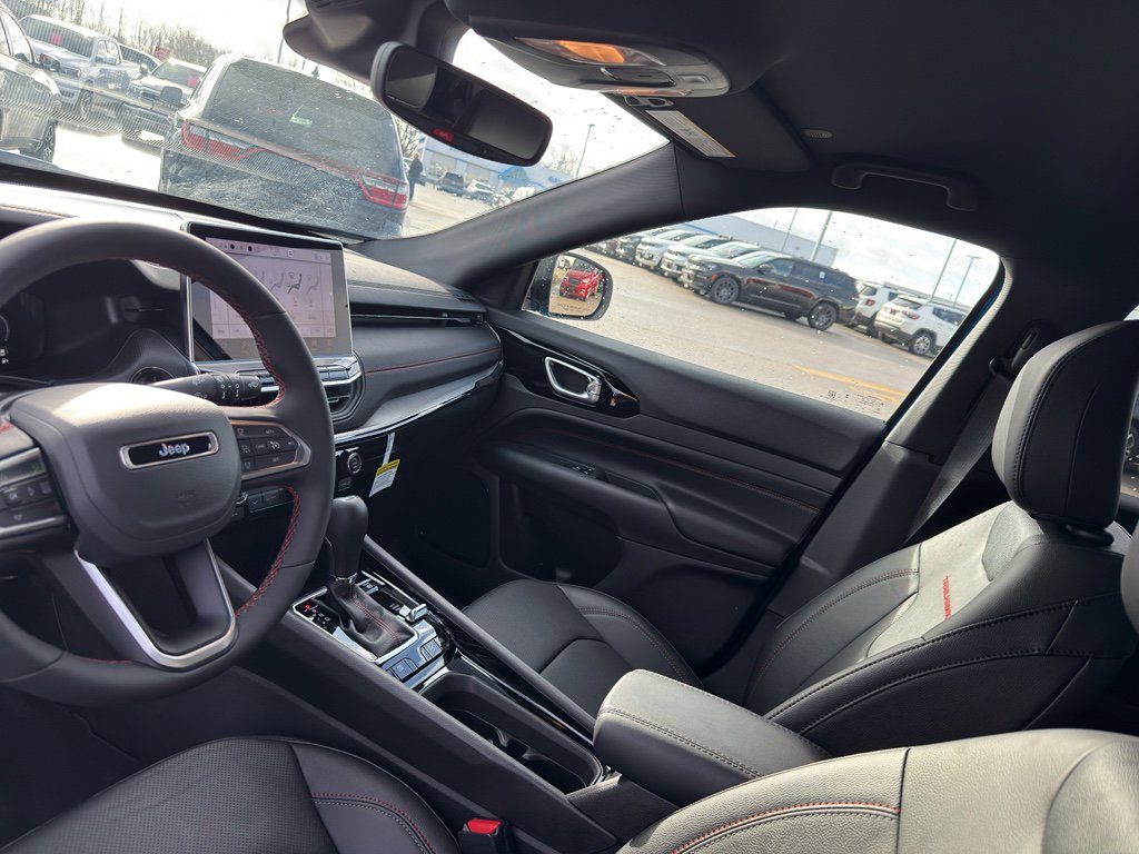 New 2025 Jeep Compass Trailhawk w/ Trailhawk Elite Group image 24