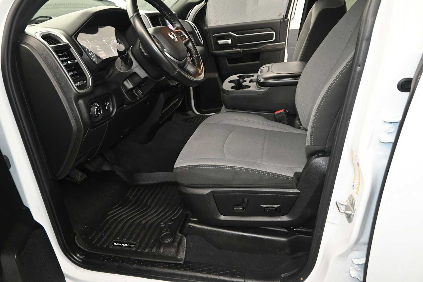 Used 2024 RAM 2500 Big Horn AWD/4WD image 12