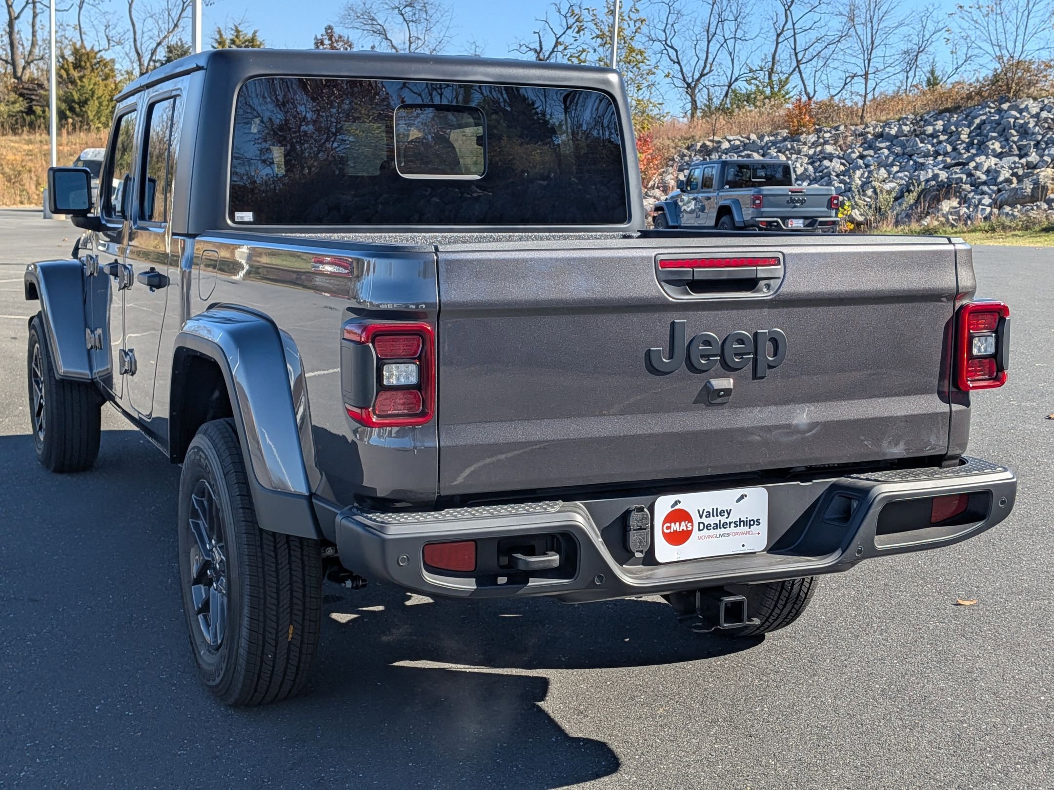 New 2025 Jeep Gladiator Sport image 7