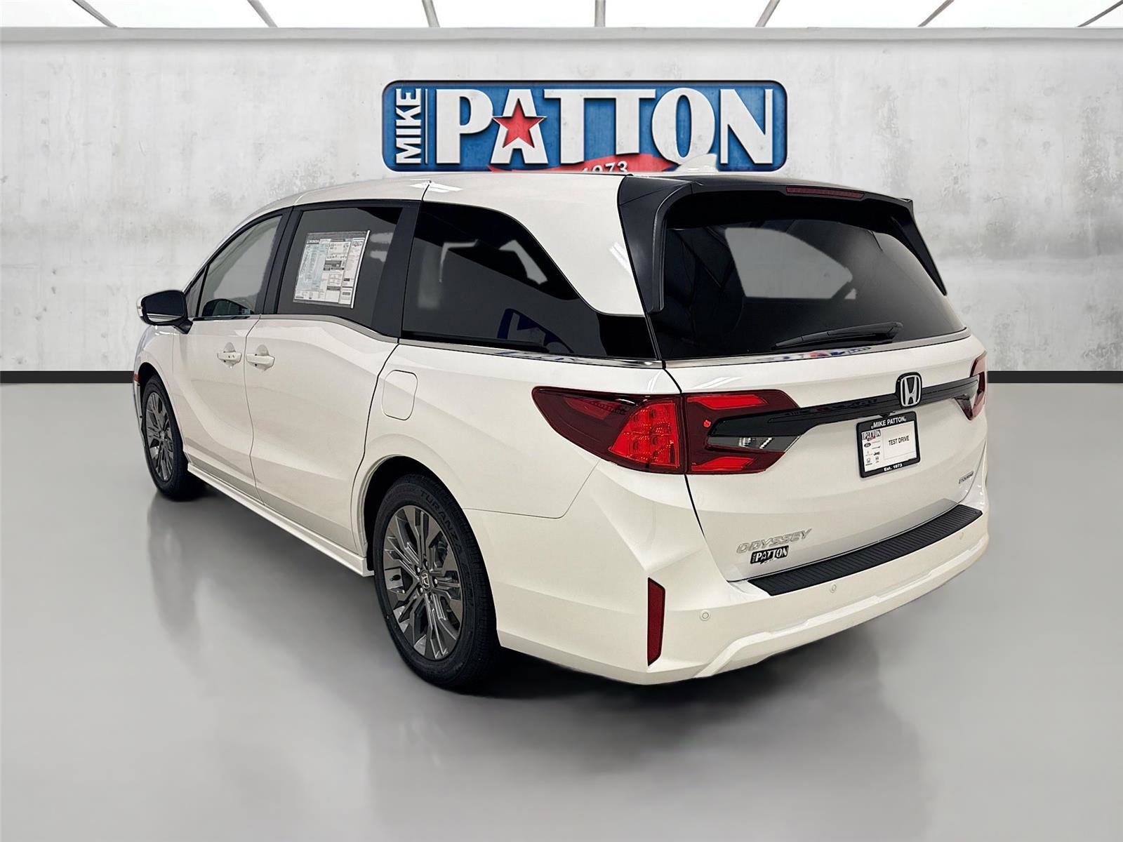 New 2026 Honda Odyssey Touring image 5