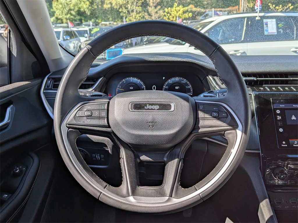 Used 2024 Jeep Grand Cherokee L Laredo image 12