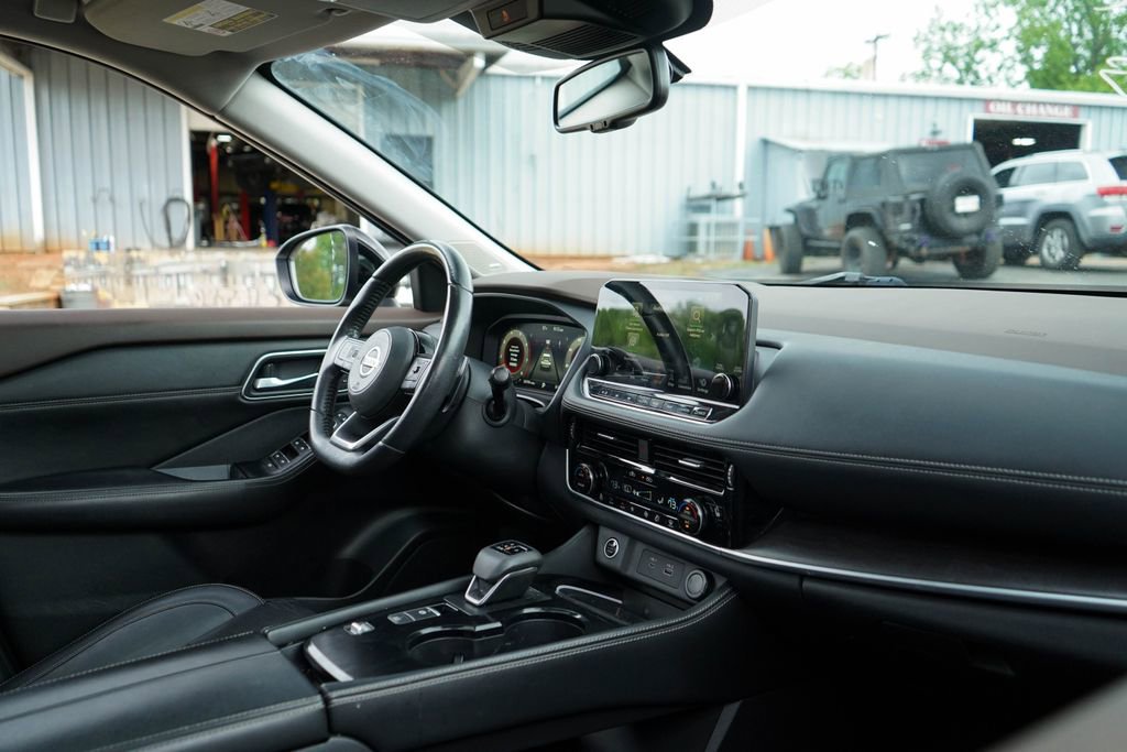 Used 2021 Nissan Rogue Platinum FWD image 14
