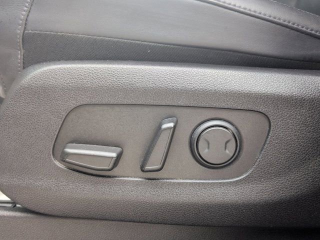 Used 2024 Kia Carnival LX image 14