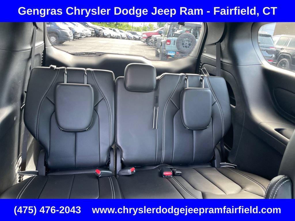 Certified 2024 Chrysler Pacifica Touring-L w/ S Appearance Package AWD/4WD image 32