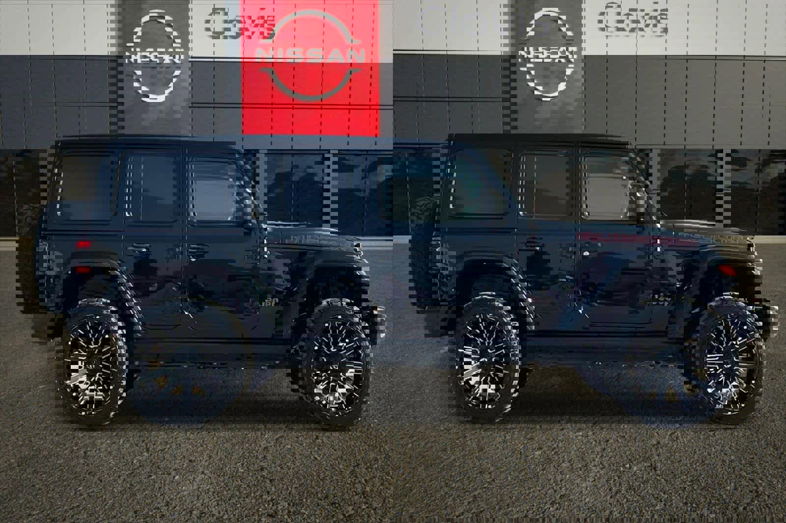 Used 2022 Jeep Wrangler Unlimited Rubicon w/ LED Lighting Group image 9