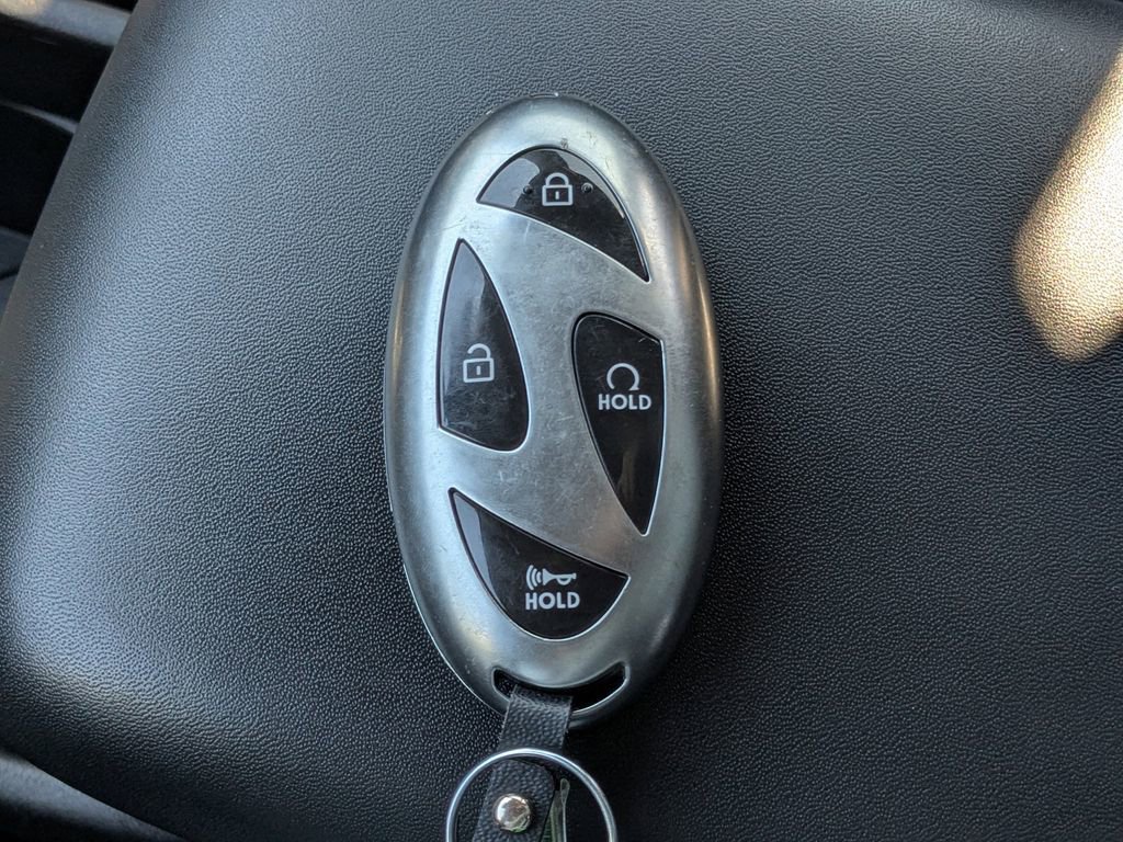 Used 2025 Hyundai Kona SEL image 31