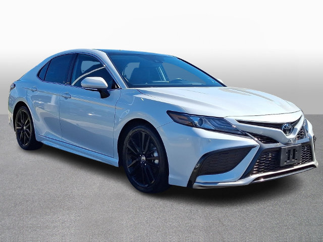 Used 2024 Toyota Camry XSE w/ Navigation Package FWD image 3
