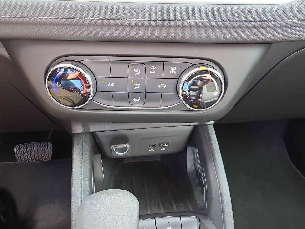 Used 2024 Chevrolet TrailBlazer LS w/ LS Convenience Package image 19