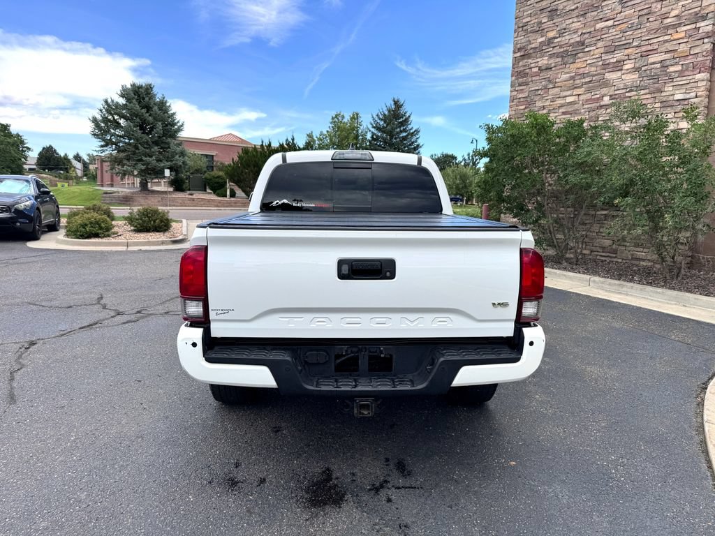 Used 2018 Toyota Tacoma TRD Off-Road w/ Technology Package AWD/4WD image 10