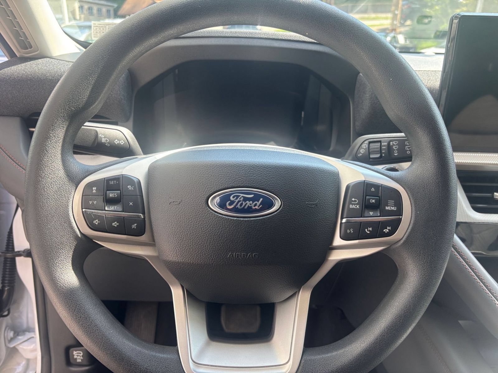 Used 2026 Ford Explorer Active AWD/4WD image 28