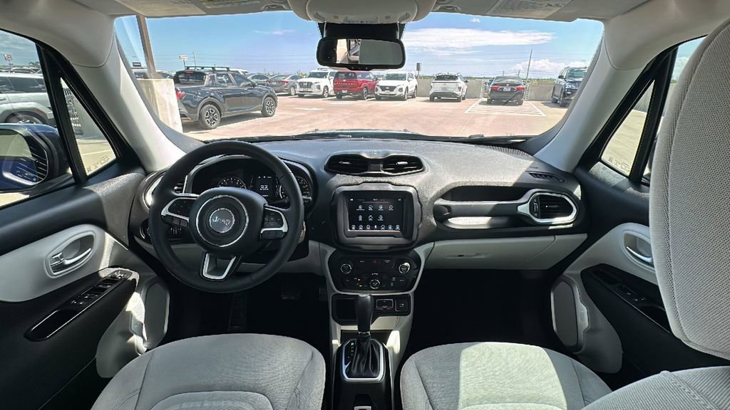 Used 2018 Jeep Renegade Latitude w/ Popular Equipment Group image 21
