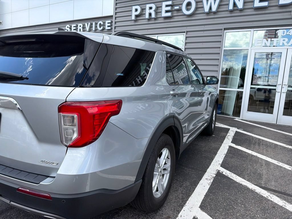 Used 2021 Ford Explorer XLT w/ Equipment Group 202A AWD/4WD image 6