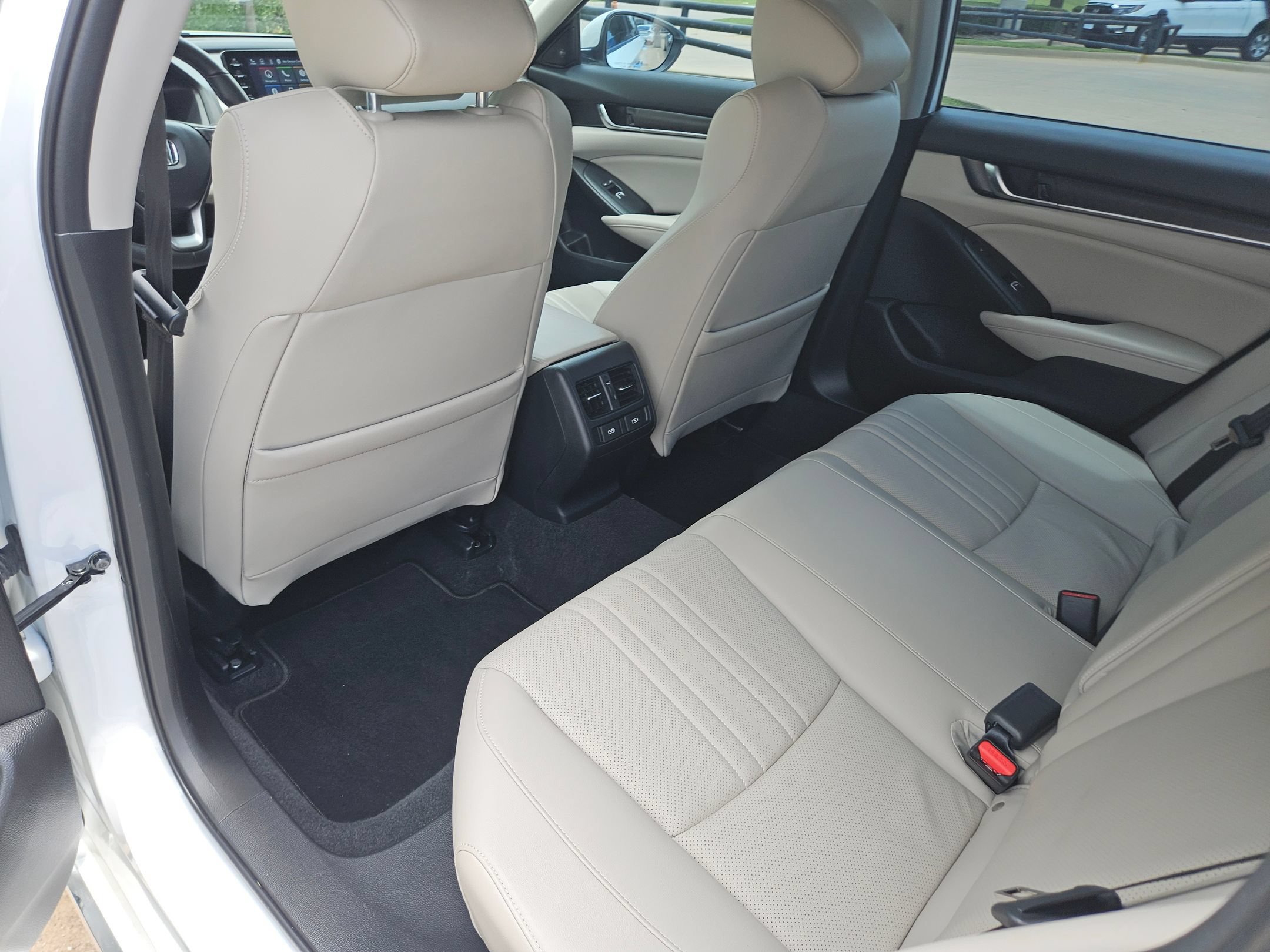 Certified 2022 Honda Accord Touring image 11