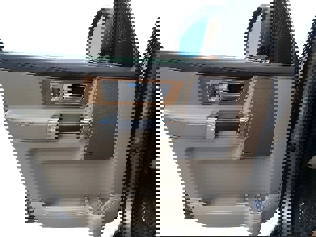 Used 2016 Land Rover LR4 HSE LUX image 19