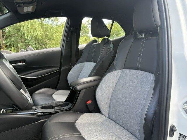 Used 2023 Toyota Corolla XSE FWD image 2