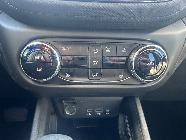 Used 2022 Chevrolet TrailBlazer LT w/ Convenience Package FWD image 13