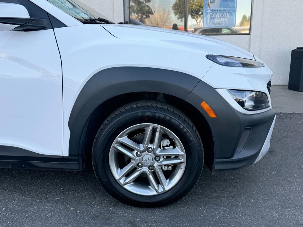 Used 2022 Hyundai Kona SE image 2