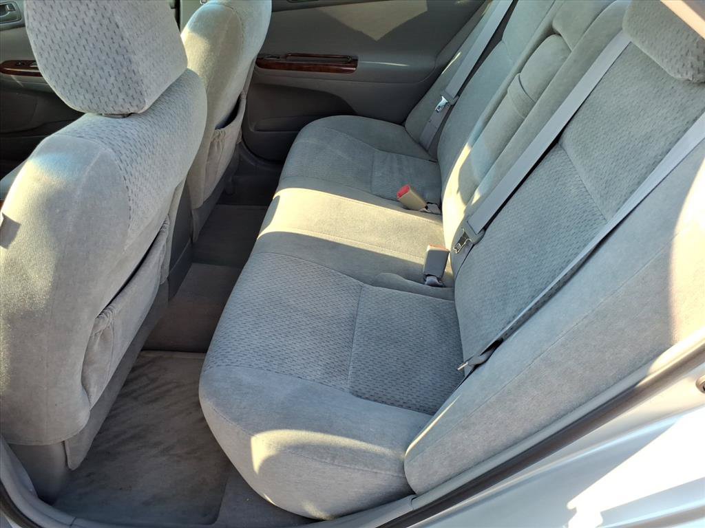 Used 2004 Toyota Camry LE FWD image 7