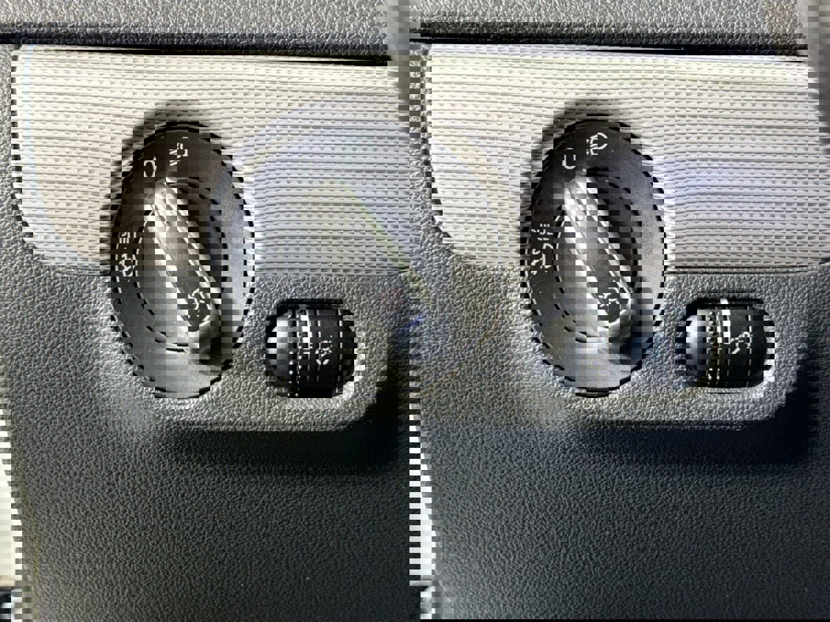 Used 2018 Volkswagen Jetta Wolfsburg Edition image 11