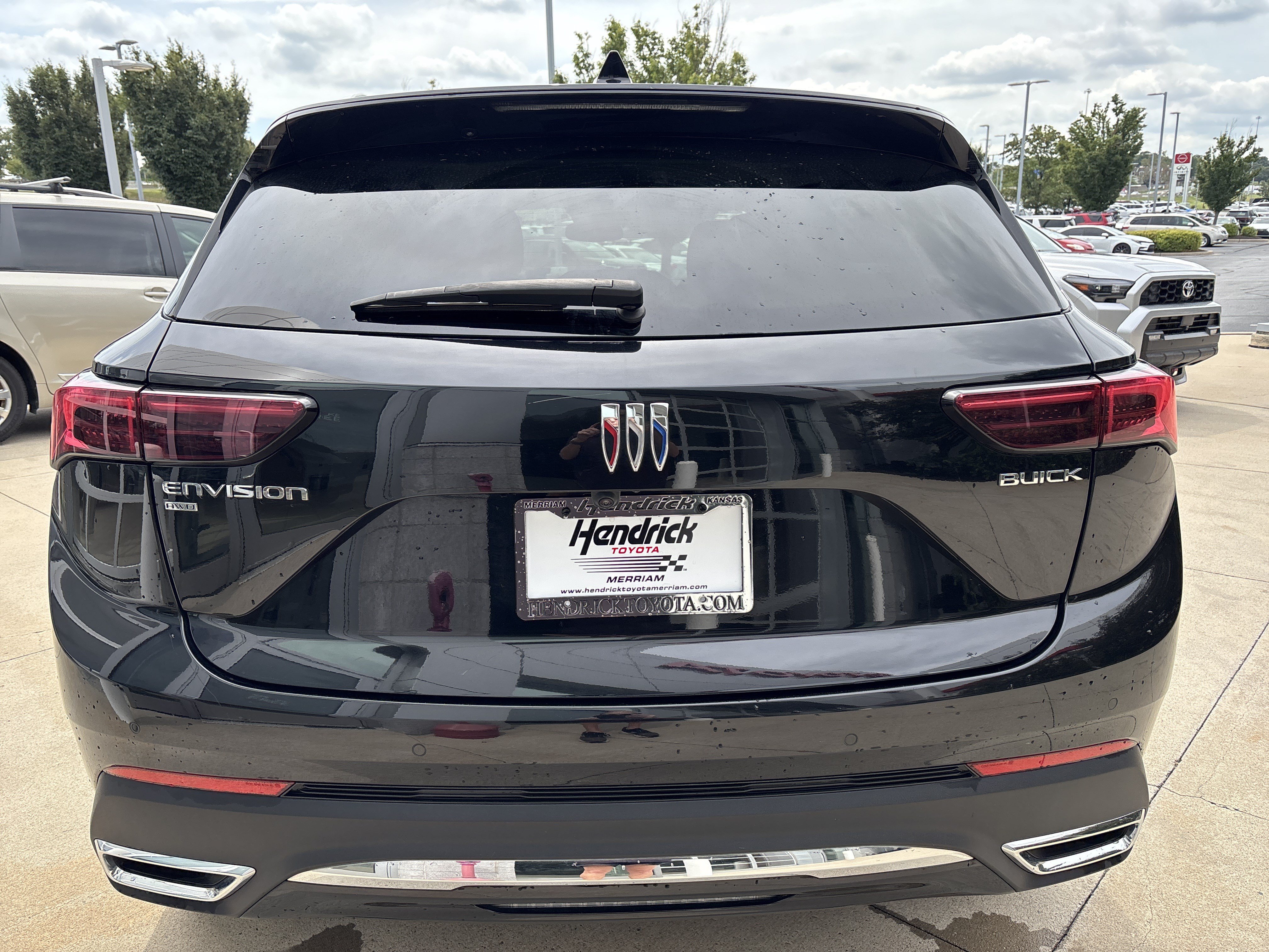 Used 2024 Buick Envision Preferred AWD/4WD image 8