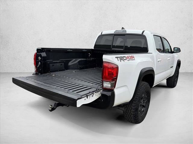 Used 2016 Toyota Tacoma TRD Off-Road w/ Towing Package image 7