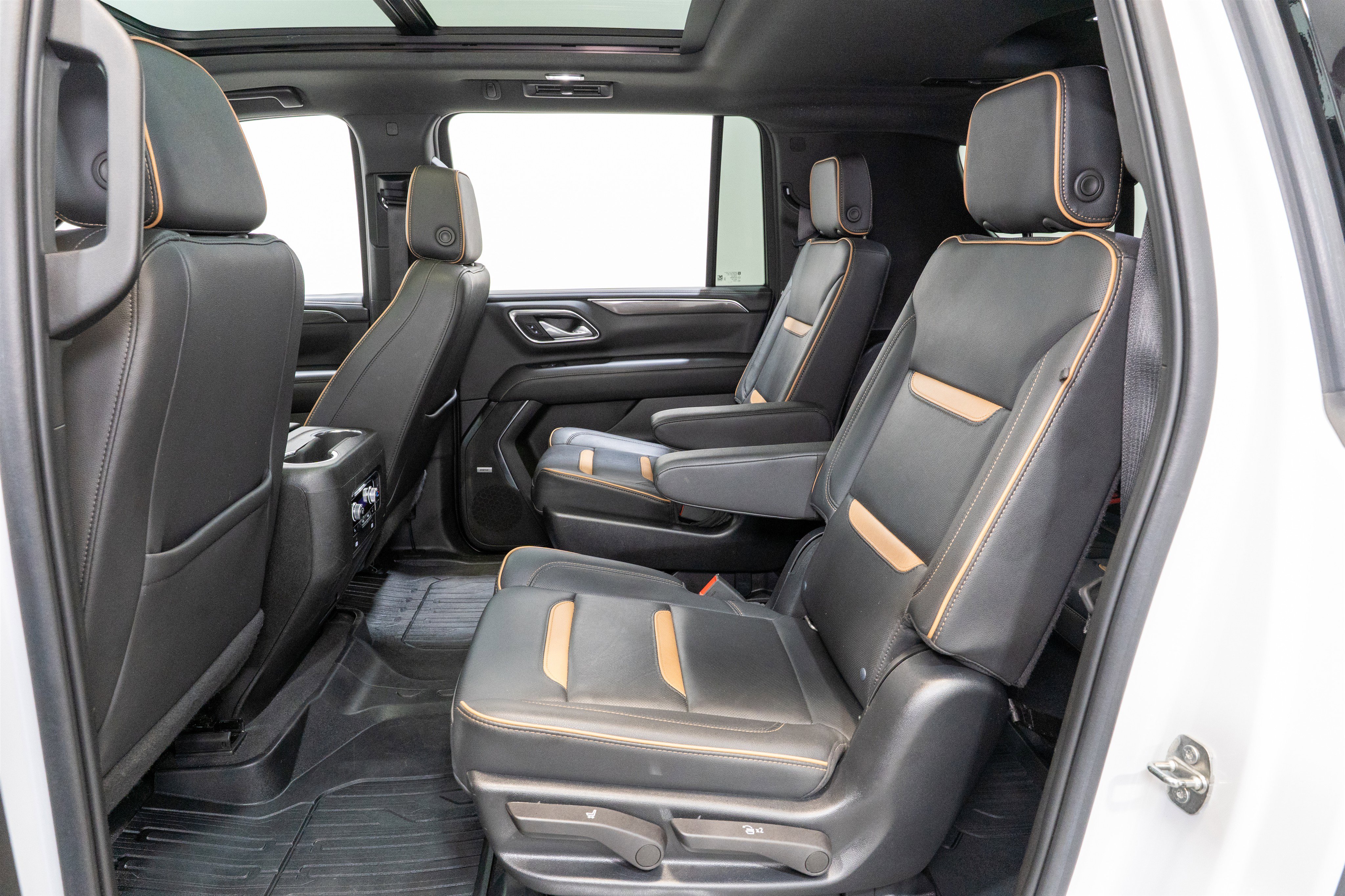 Used 2022 GMC Yukon XL AT4 w/ Max Trailering Package AWD/4WD image 32
