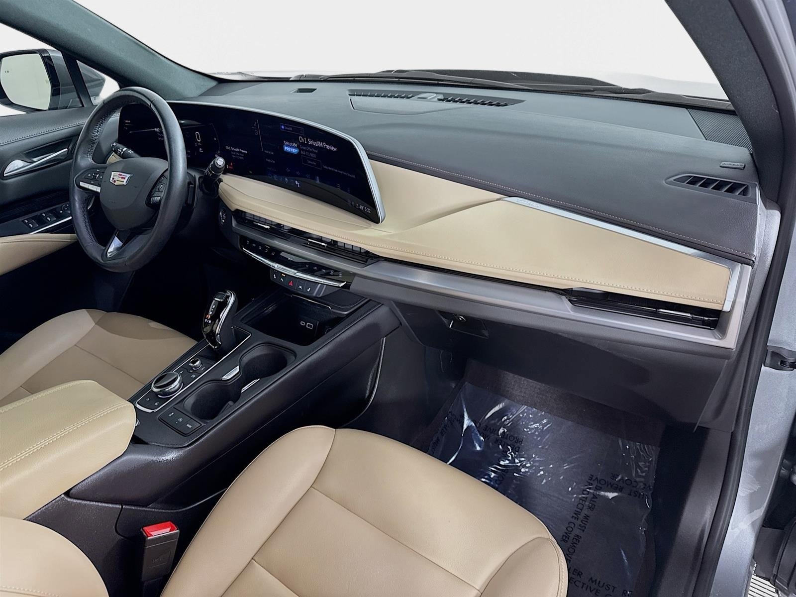 Used 2024 Cadillac XT4 Luxury w/ Cold Weather Package image 30